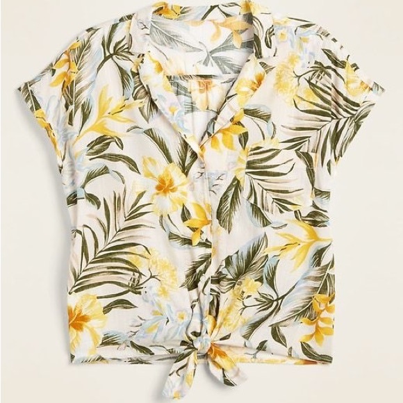 Old Navy Tops - NWT Old Navy Button up collar Hawaiian Tropical green and yellow Top Size M